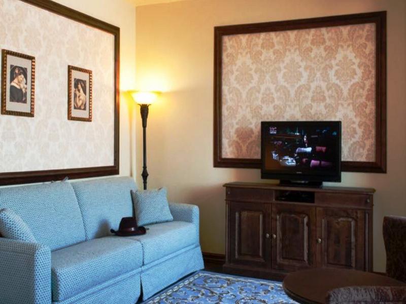 Portaventura Hotel Lucy'S Mansion - Includes Unlimited Access & Express Wristband To Portaventura Park & Ferrari Land Salou Dış mekan fotoğraf