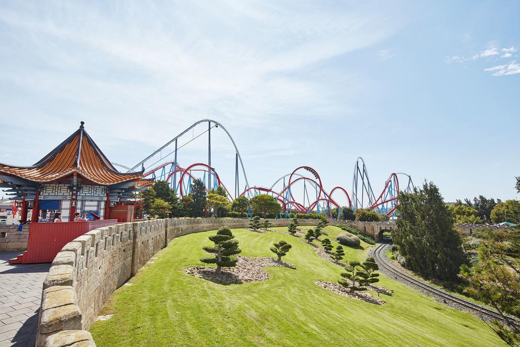 Portaventura Hotel Lucy'S Mansion - Includes Unlimited Access & Express Wristband To Portaventura Park & Ferrari Land Salou Dış mekan fotoğraf