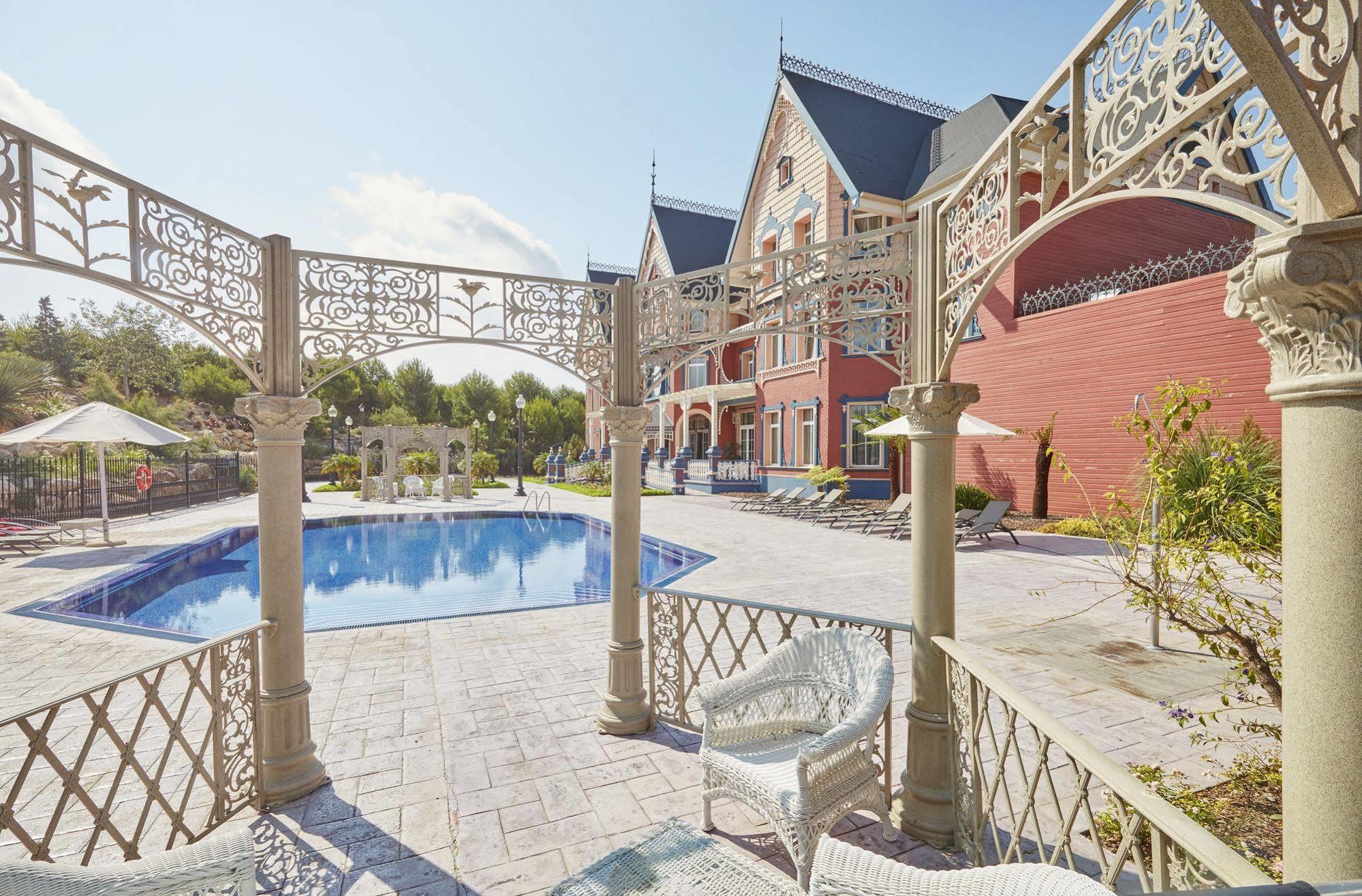 Portaventura Hotel Lucy'S Mansion - Includes Unlimited Access & Express Wristband To Portaventura Park & Ferrari Land Salou Dış mekan fotoğraf